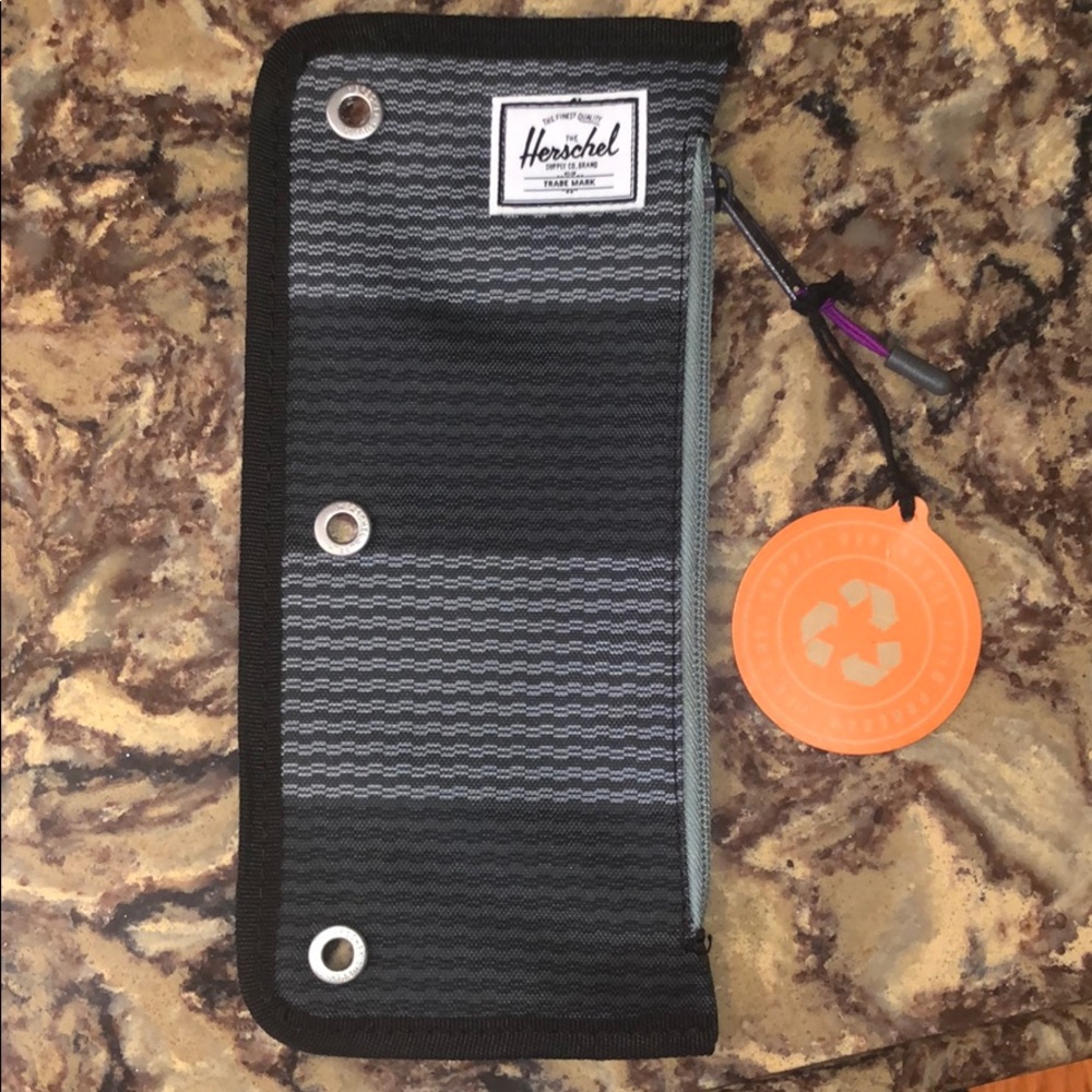 *nwt* HERSCHEL SUPPLY CO - binder pencil case